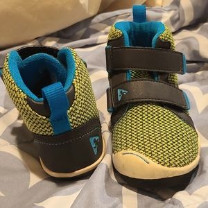 Little kid Size 9 Plae MAX hi top